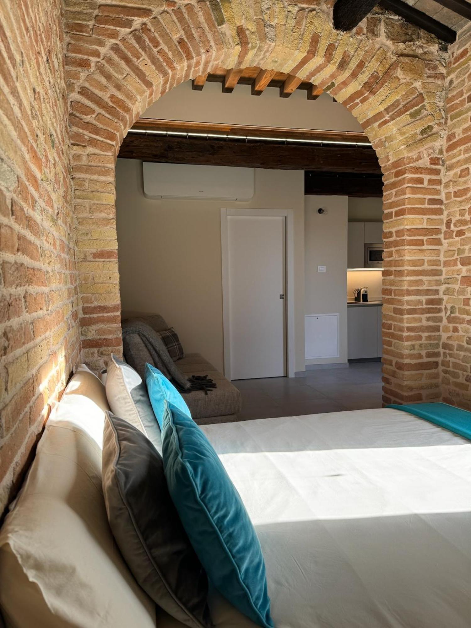 Noua Luxury Studio Apartments Ravenna Bagian luar foto