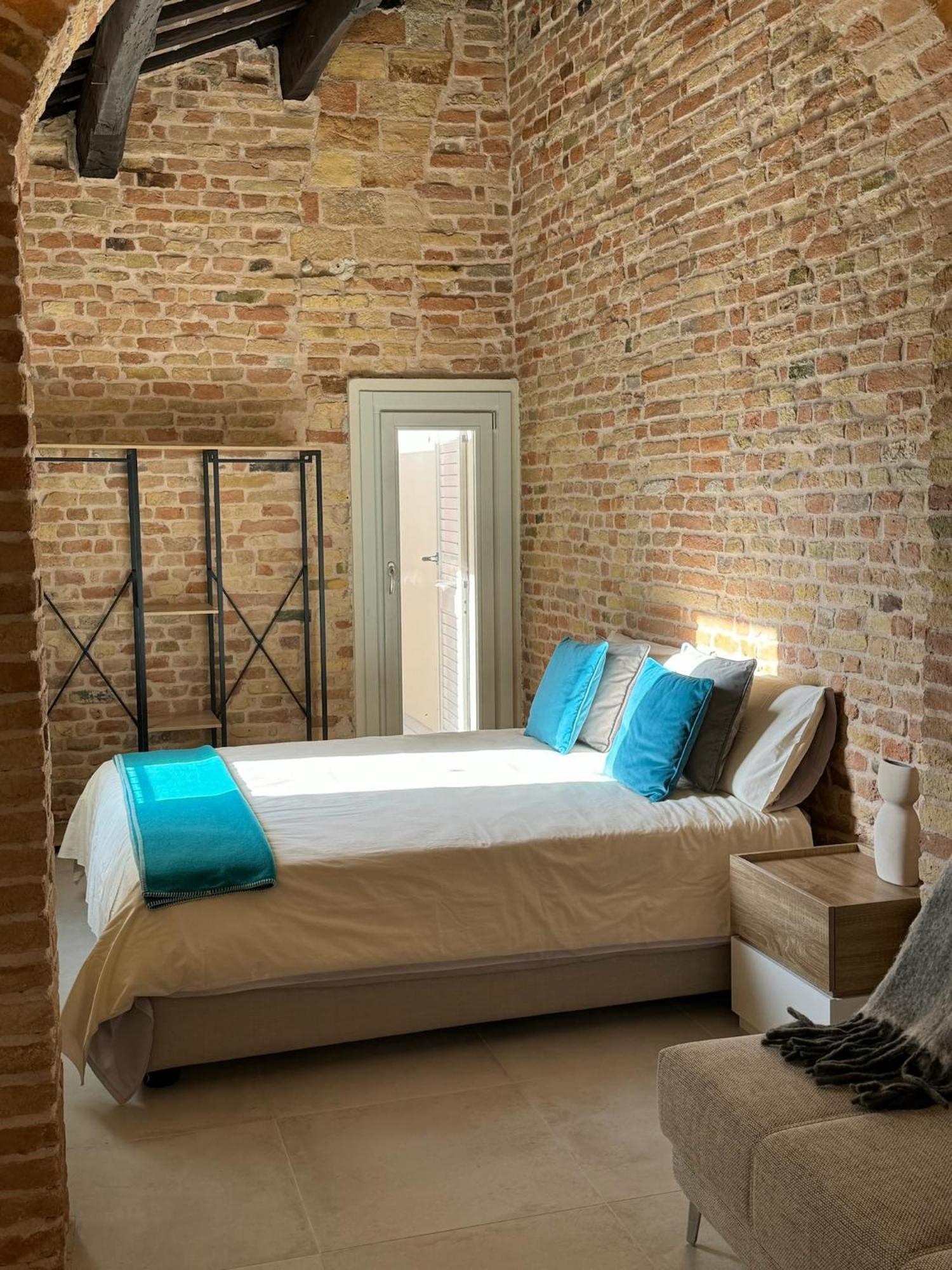Noua Luxury Studio Apartments Ravenna Bagian luar foto