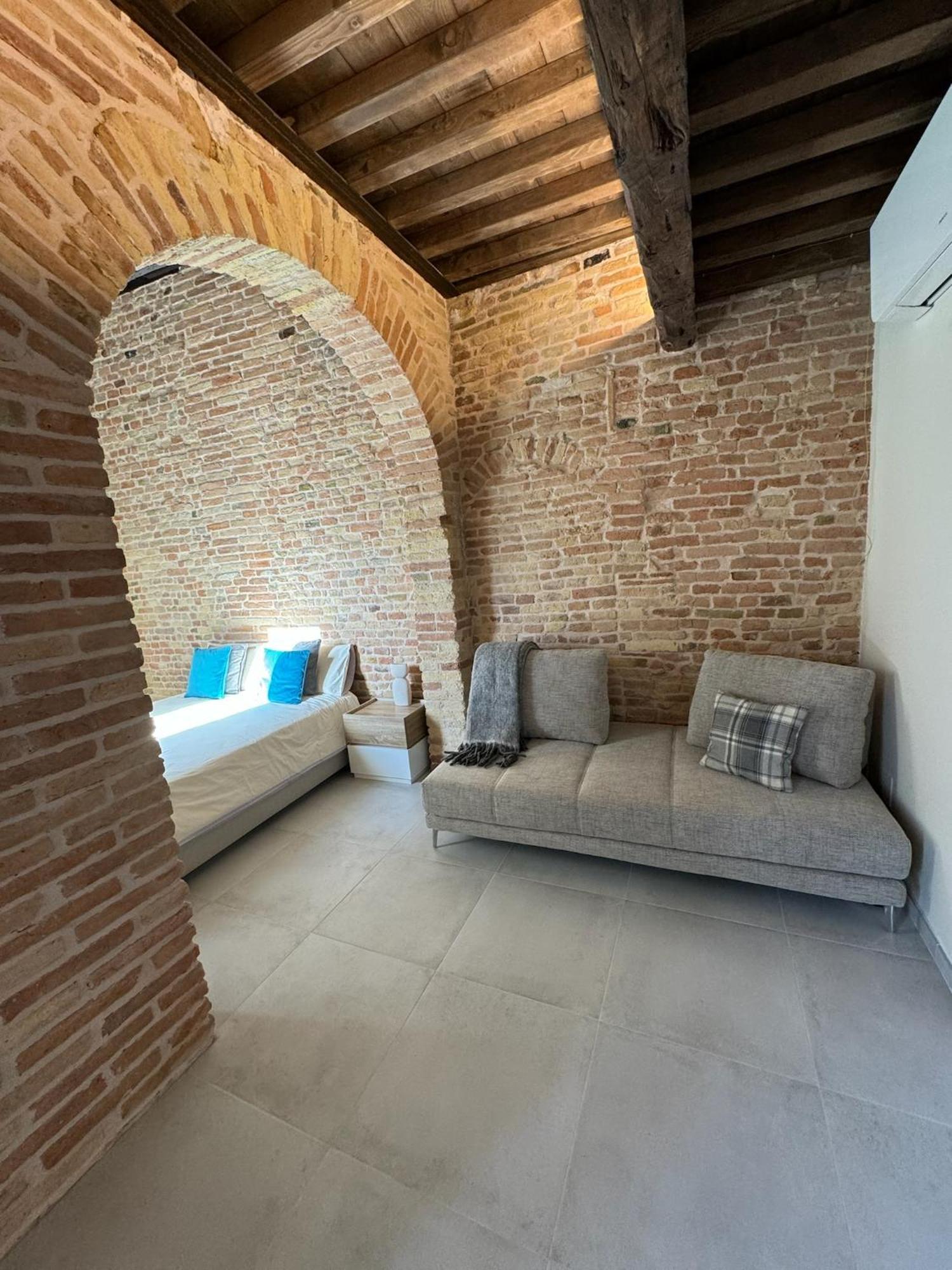 Noua Luxury Studio Apartments Ravenna Bagian luar foto
