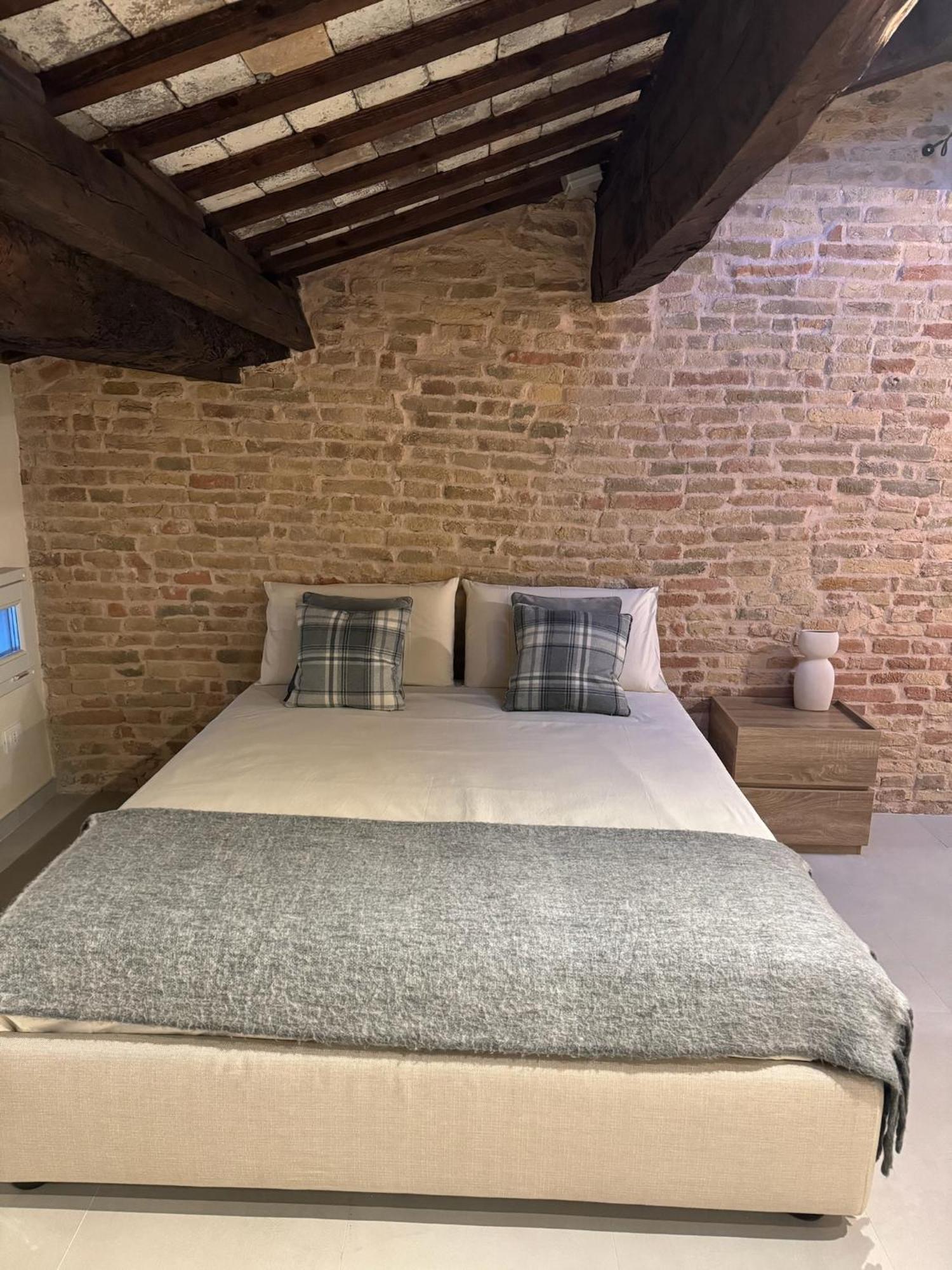 Noua Luxury Studio Apartments Ravenna Bagian luar foto